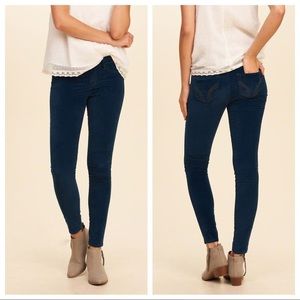Hollister Low-Rise Super Skinny Velvet Pant